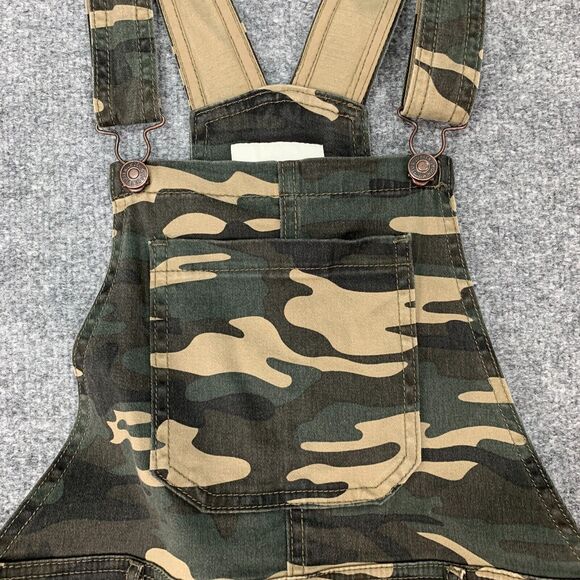 Forever 21 Camo Denim Overalls Womens 27 Cuffed Pockets Stretch Cotton Shortalls - Picture 3 of 11